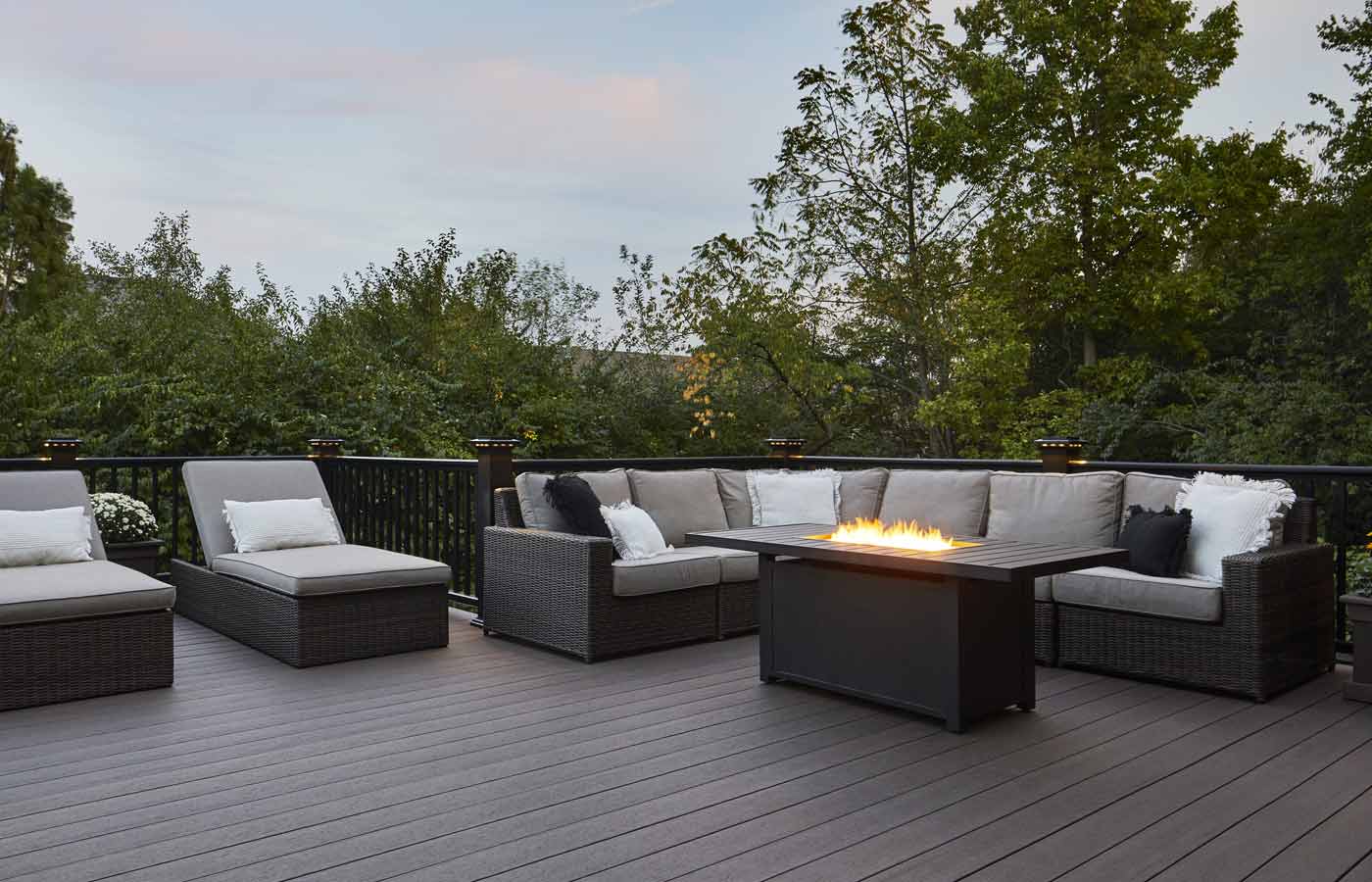 TimberTech-American-Walnut-Chicago-Landmark-Collection-AZEK-Decking-inspiration-gallery-1